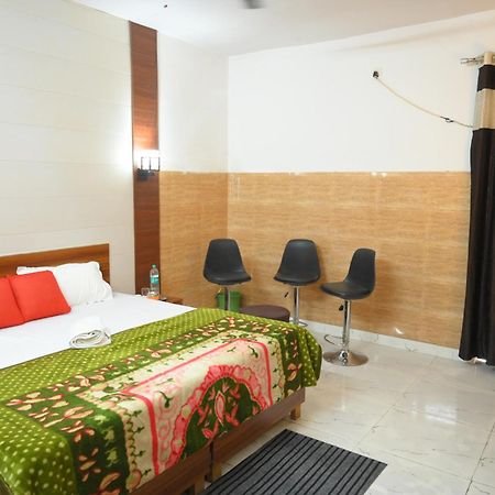 Hotel Starlight Мірут Екстер'єр фото