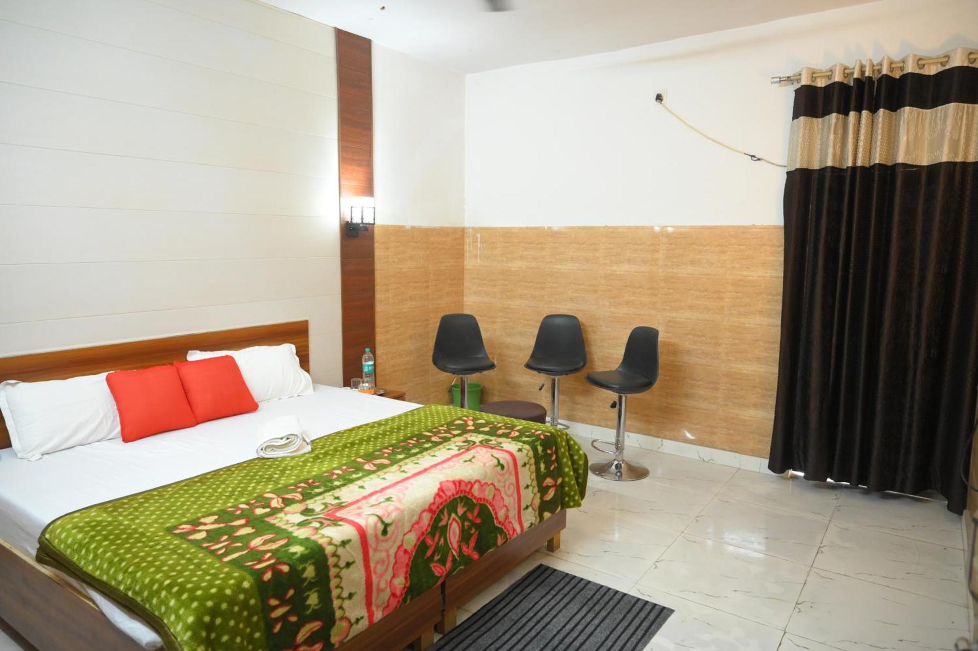 Hotel Starlight Мірут Екстер'єр фото