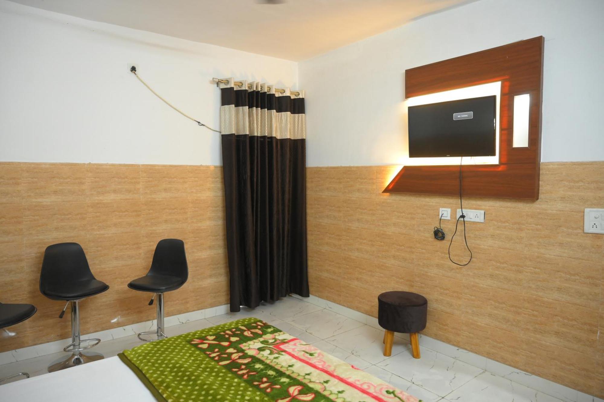 Hotel Starlight Мірут Екстер'єр фото