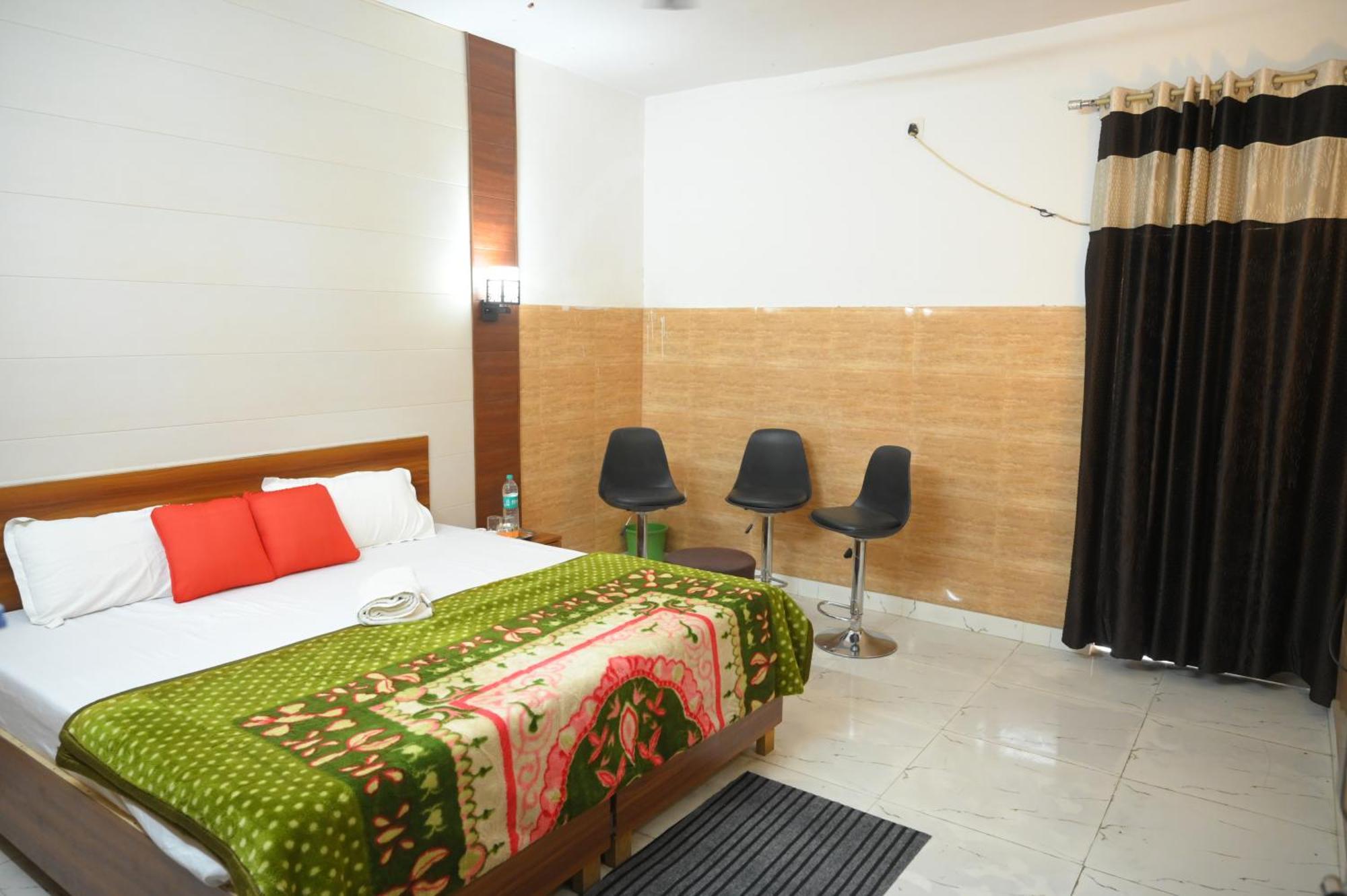 Hotel Starlight Мірут Екстер'єр фото