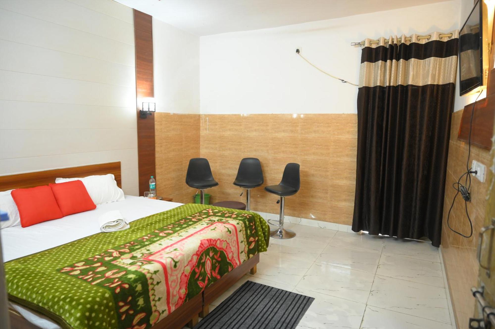 Hotel Starlight Мірут Екстер'єр фото