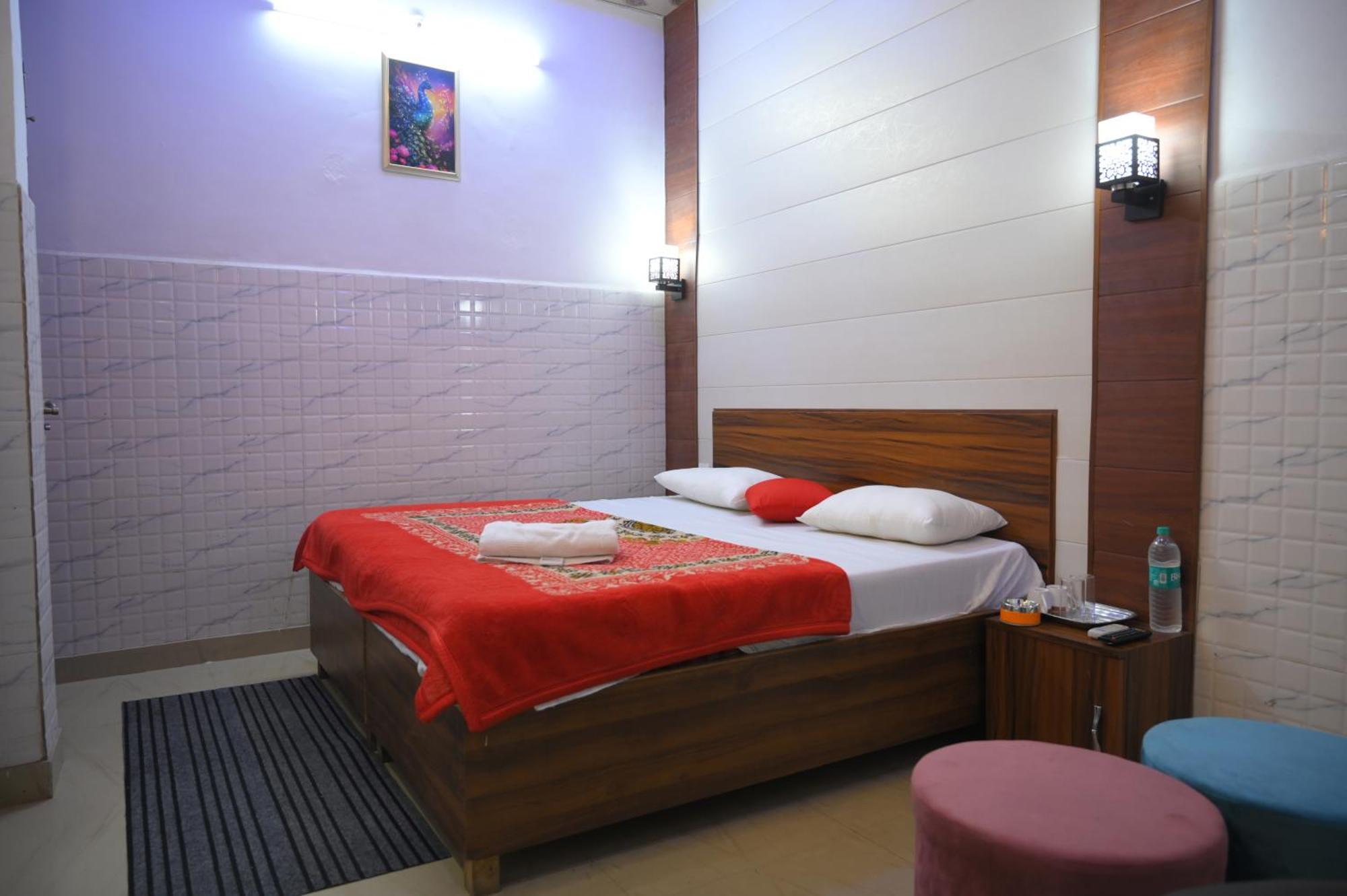 Hotel Starlight Мірут Екстер'єр фото