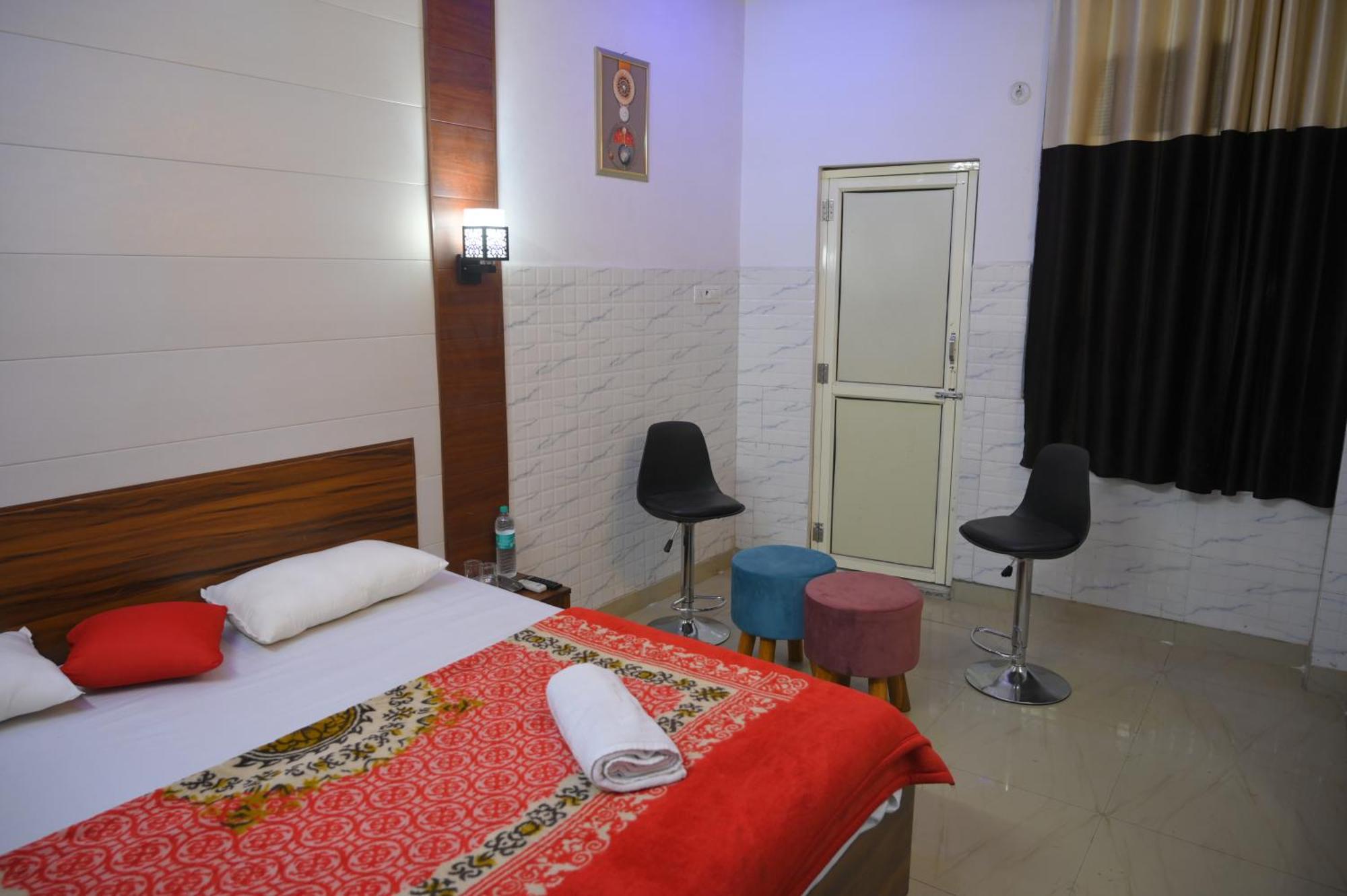 Hotel Starlight Мірут Екстер'єр фото