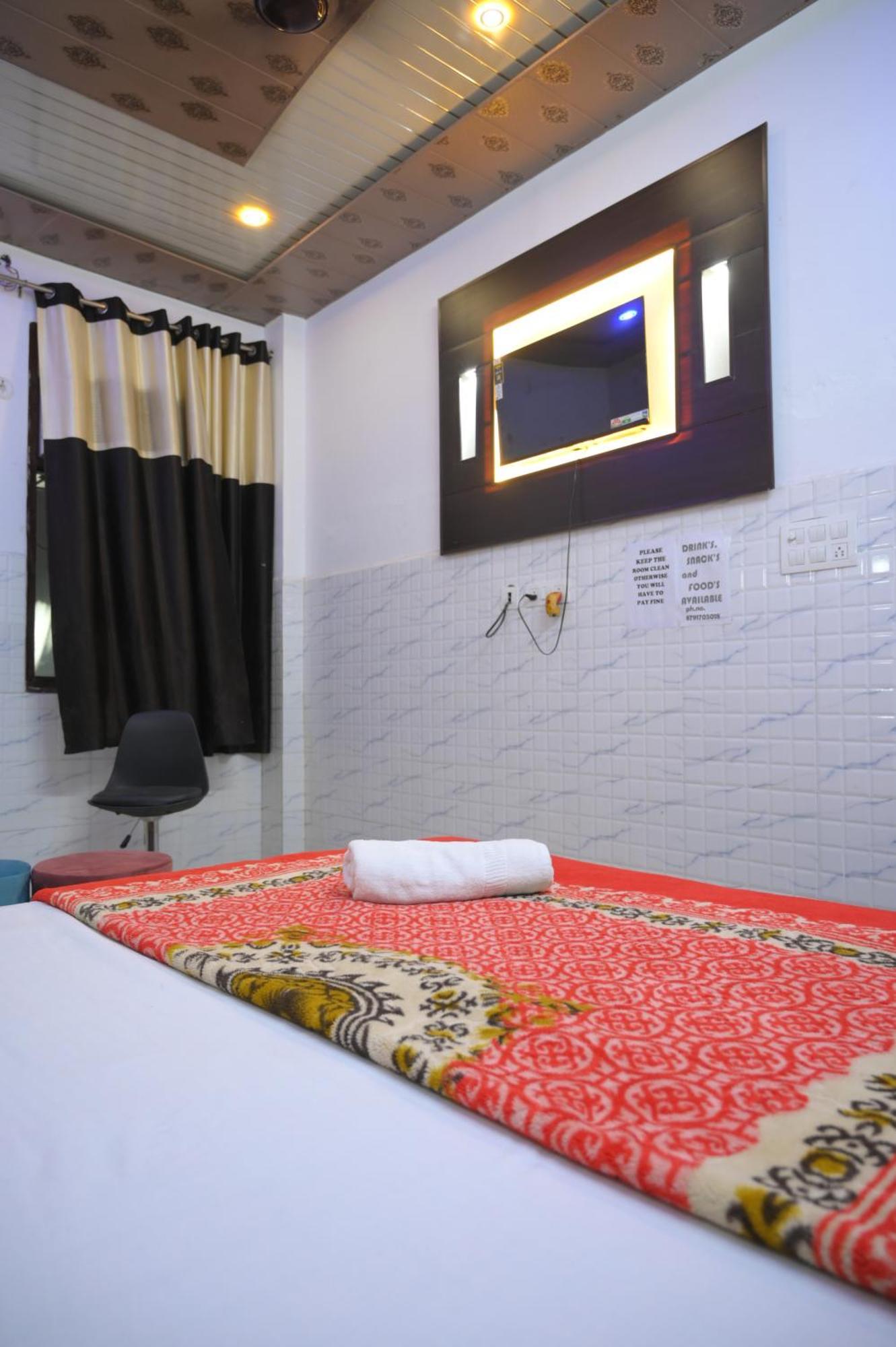 Hotel Starlight Мірут Екстер'єр фото
