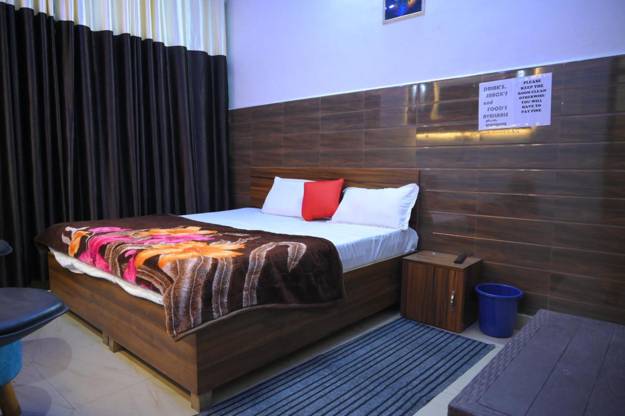Hotel Starlight Мірут Екстер'єр фото