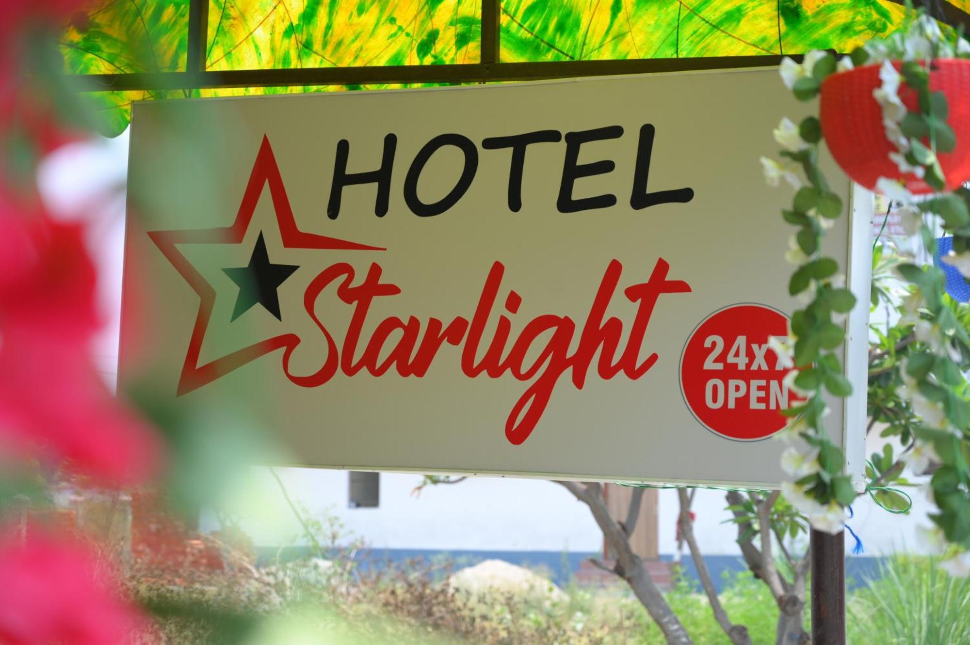 Hotel Starlight Мірут Екстер'єр фото